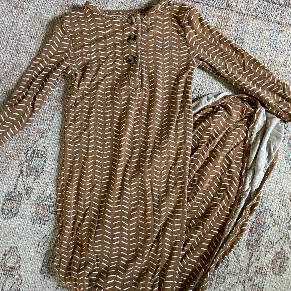 Lou Lou and Company Knotted gown 3-6mo